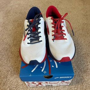 Brooks USA Sneakers
